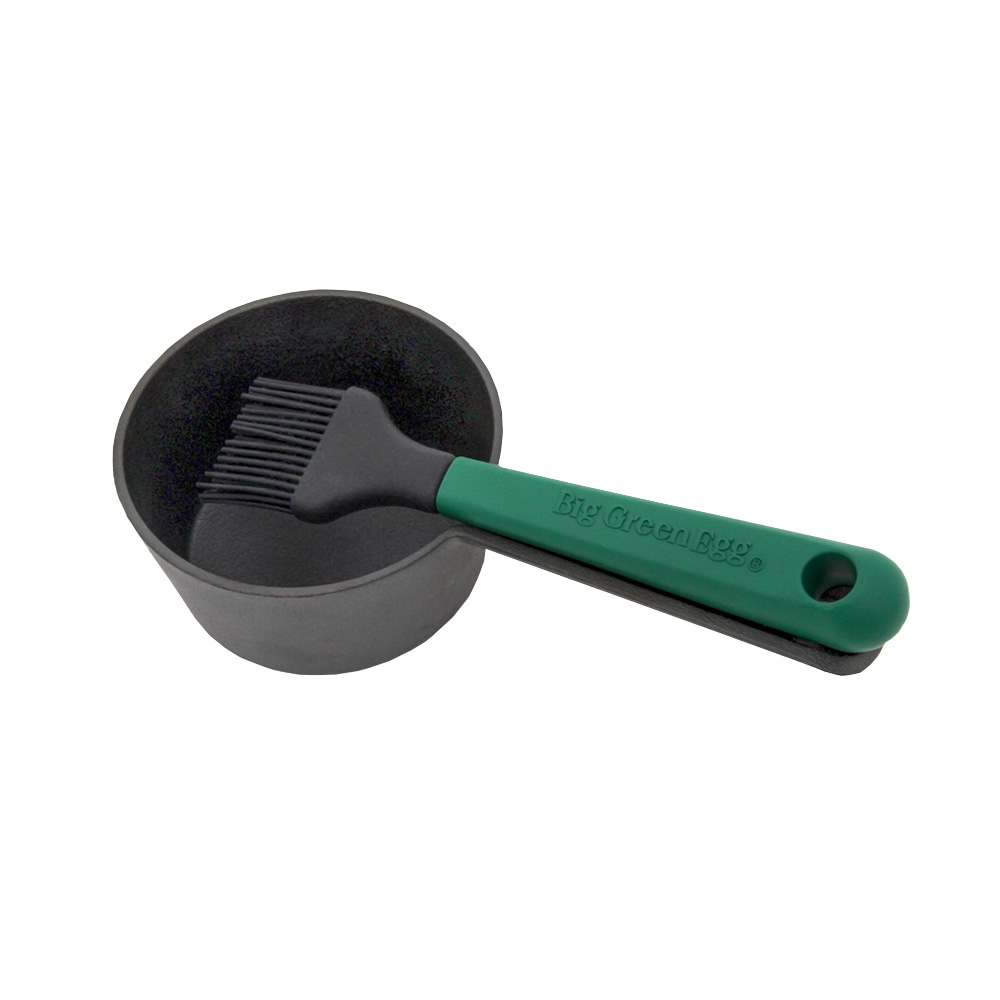 Big Green Egg Soßentopf aus Gusseisen mit Streichpinsel Big Green Egg Soßentopf aus Gusseisen mit Streichpinsel